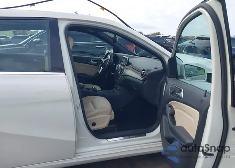 2014 Mercedes-Benz B-Class Electric Drive z USA, uszkodzony, nr VIN WDDVP9AB1EJ003468